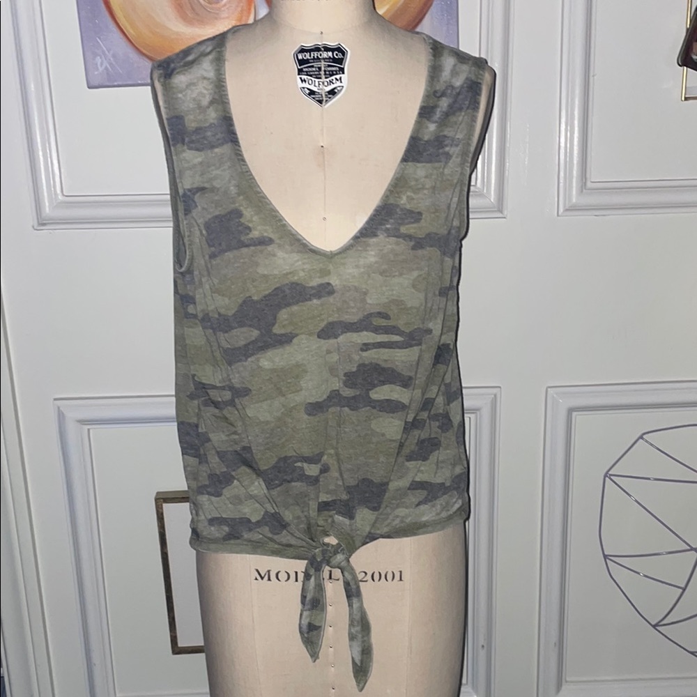 Lucky Brand Green Camouflage Tie-Front Tank Top